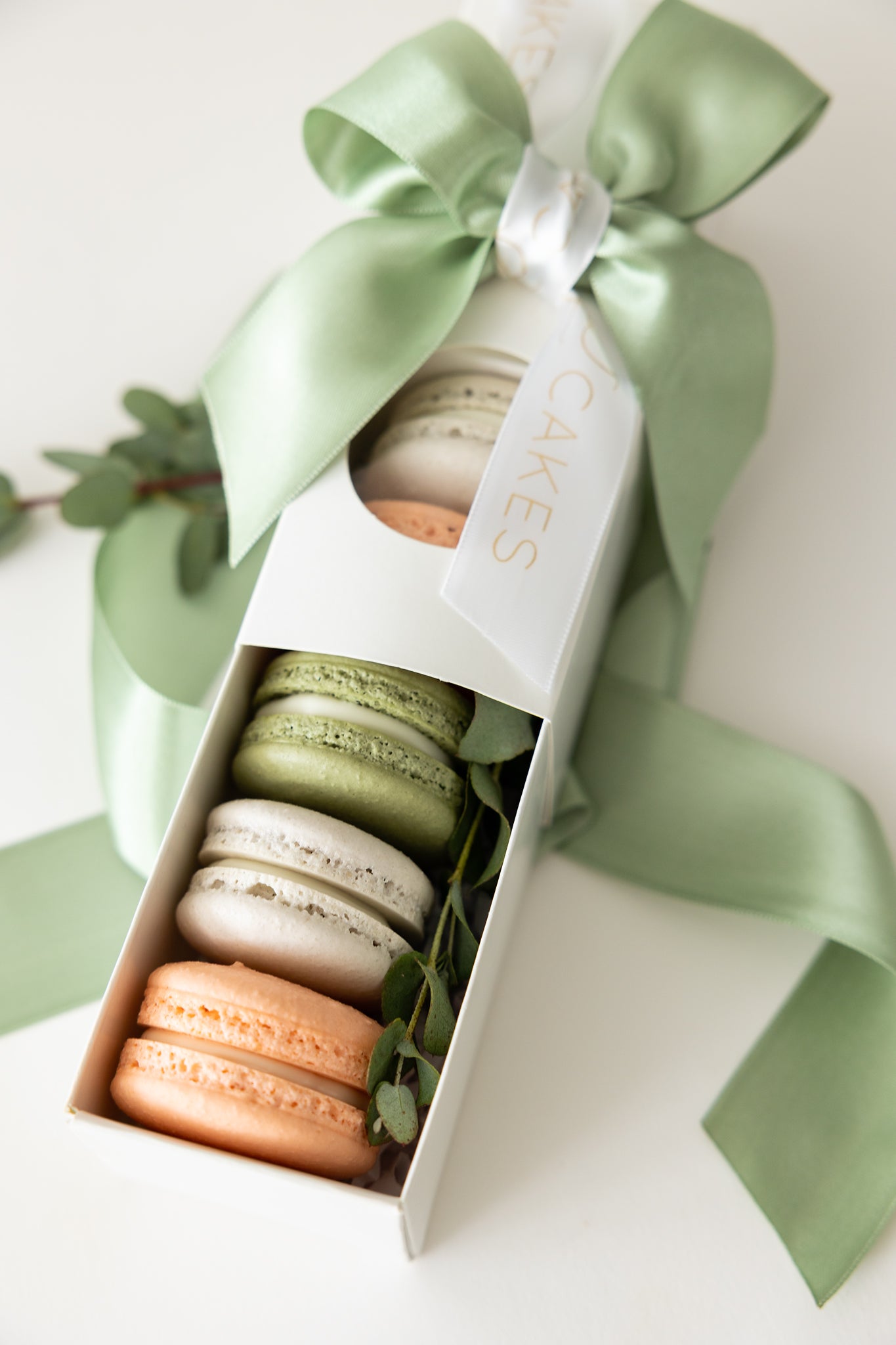 Mom’s macarons box